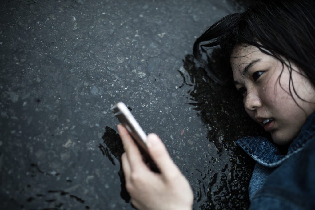 電話に救われた女性